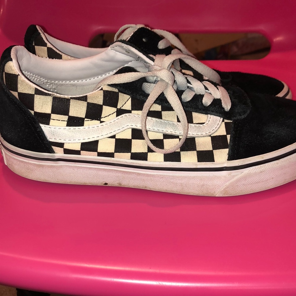Checker vans - Picture 4 of 5